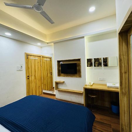 Hotel Shree Mahakal Krapa Уджайн Екстериор снимка