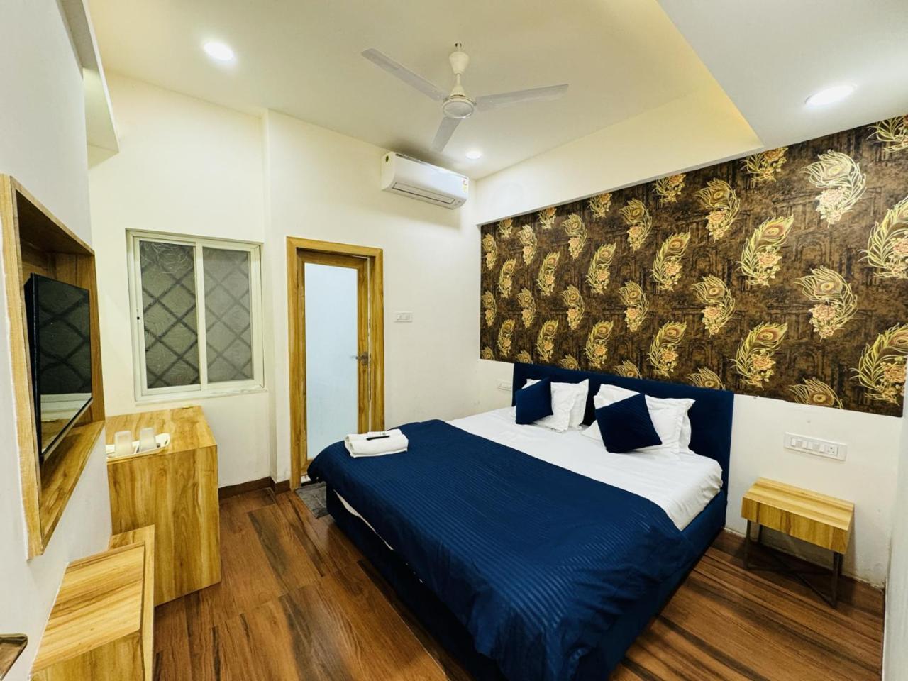 Hotel Shree Mahakal Krapa Уджайн Екстериор снимка