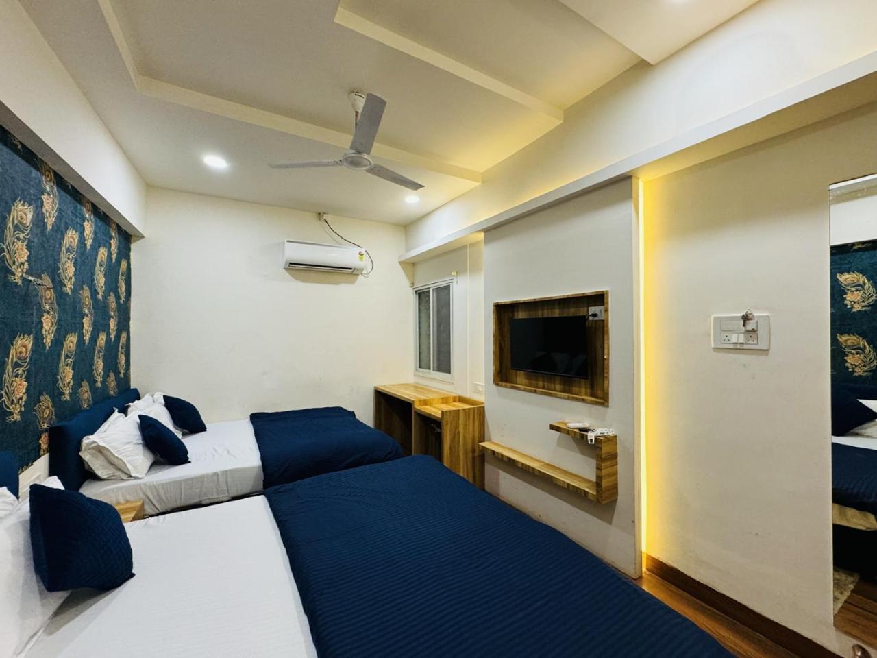 Hotel Shree Mahakal Krapa Уджайн Екстериор снимка