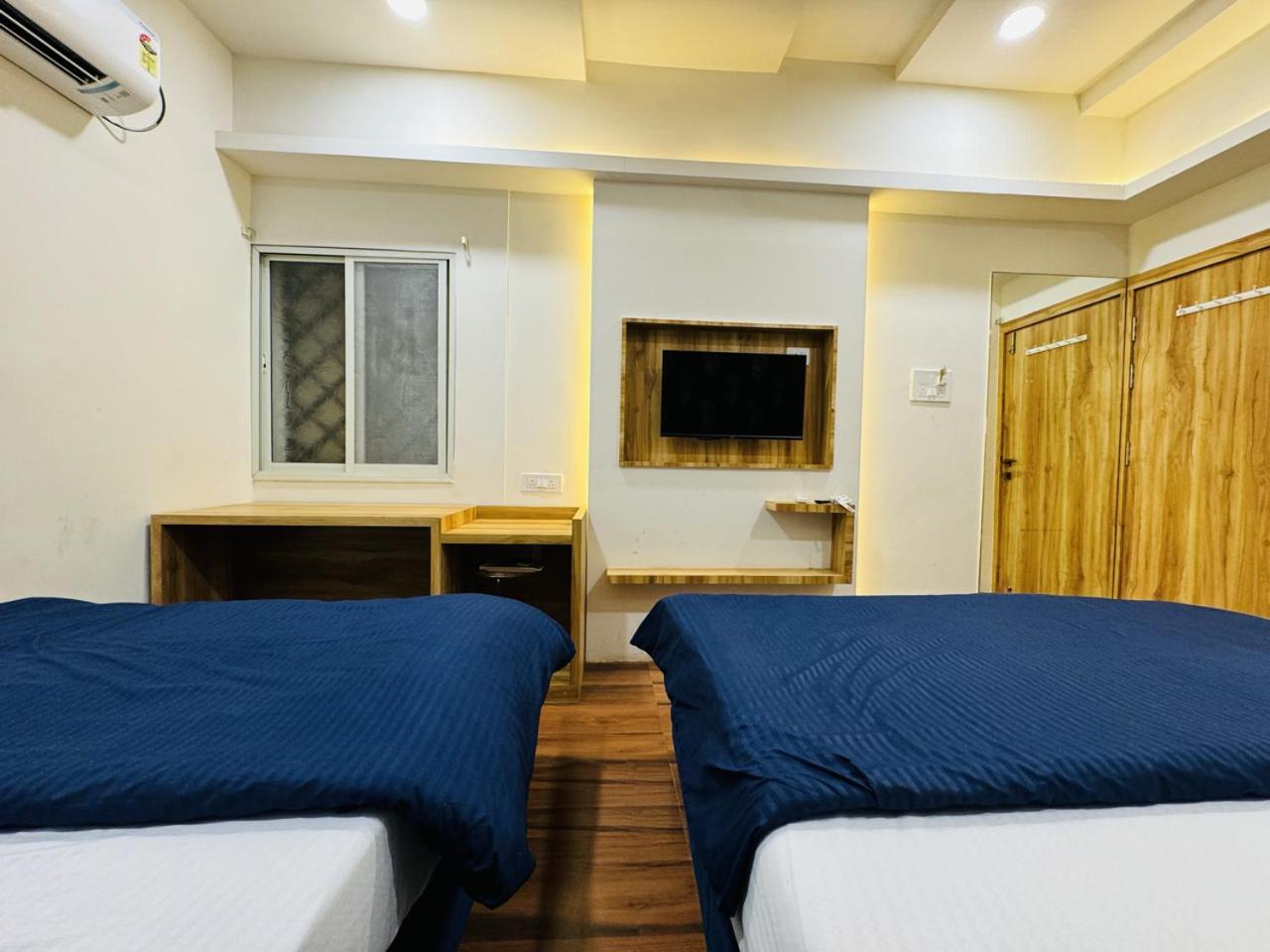 Hotel Shree Mahakal Krapa Уджайн Стая снимка